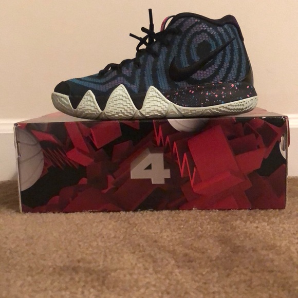 kyrie 4 black fuchsia